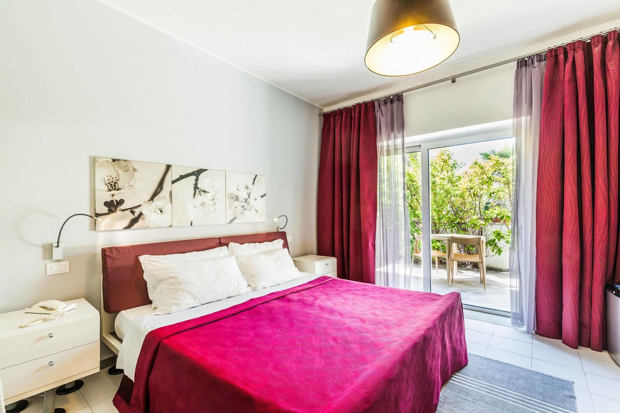Hibiscus Aparthotel 3*