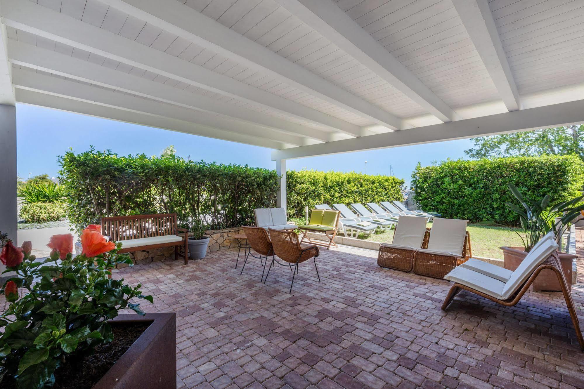 Hibiscus Apart-hotel La Caletta