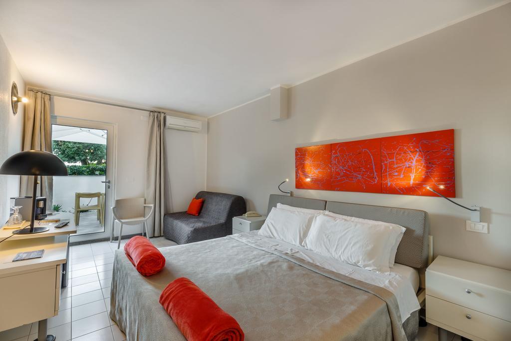 Hibiscus 3* La Caletta