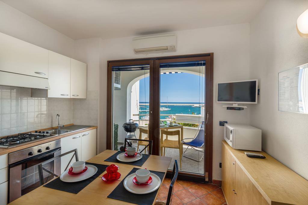 Hibiscus Aparthotel 3*