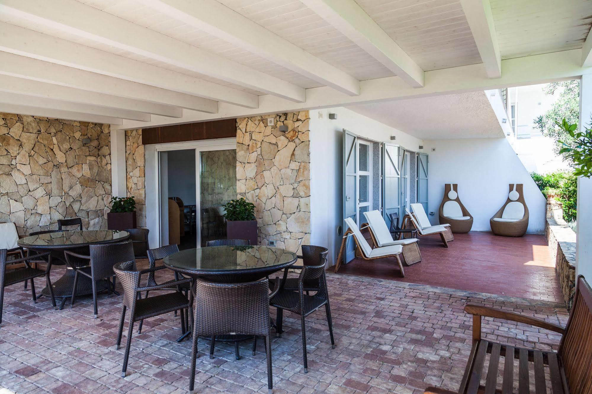 Hibiscus Aparthotel 3*