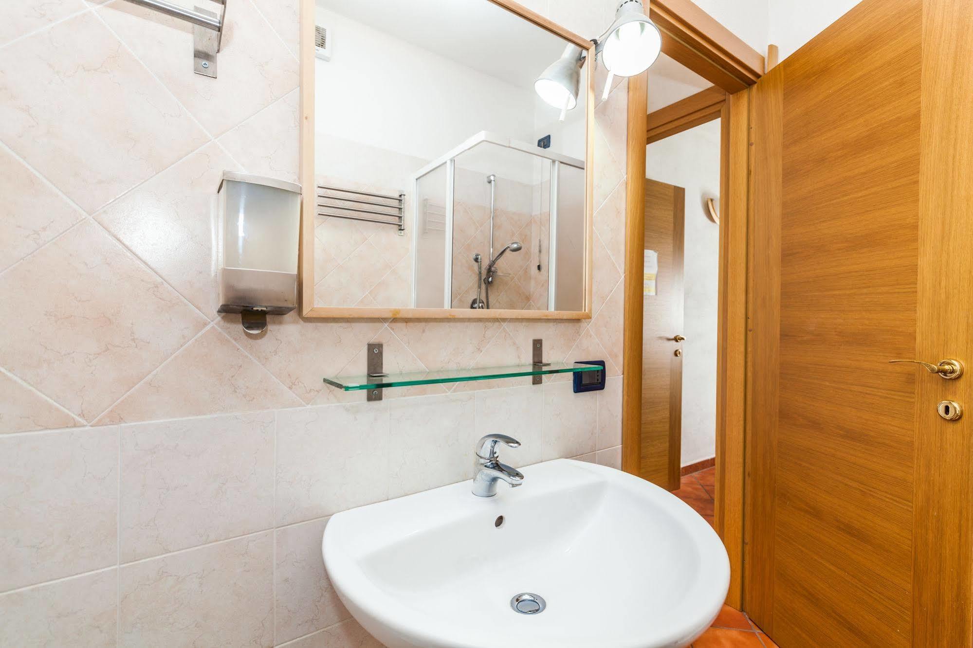 Hibiscus Aparthotel 3*